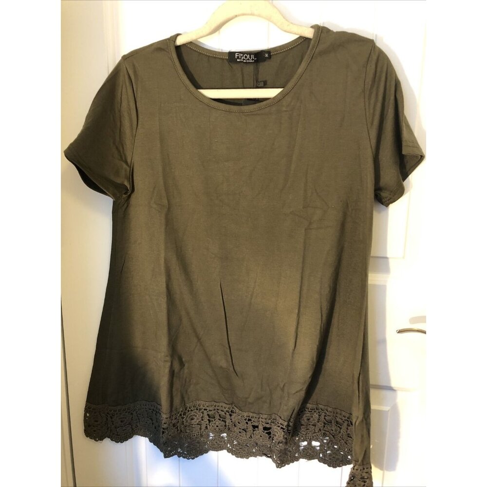 Fisoul Short Sleeve Top With An Embroidered Hem